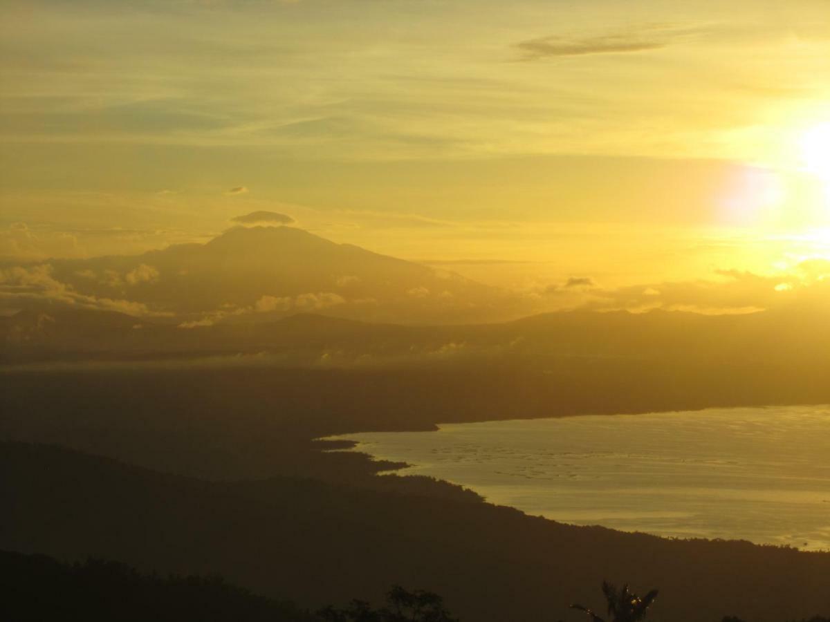 A Breath Taking View Of Taal Lake & Volcano Tagaytay City Esterno foto